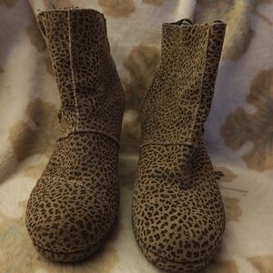 Toms Women's Leopard Print Heeled Boots in Brown